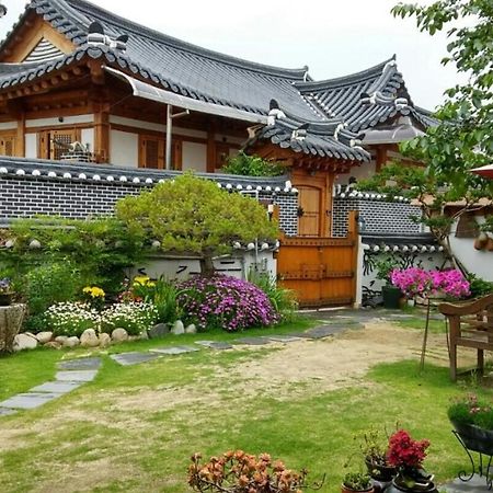 Вілла Hanok Madang Чонджу Екстер'єр фото