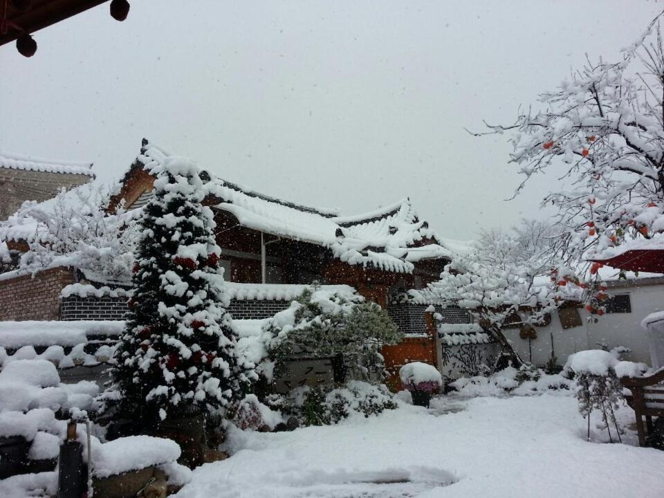 Вілла Hanok Madang Чонджу Екстер'єр фото